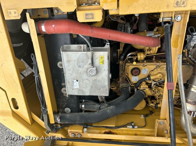 image for item YA0039 2019 Caterpillar 325F L excavator