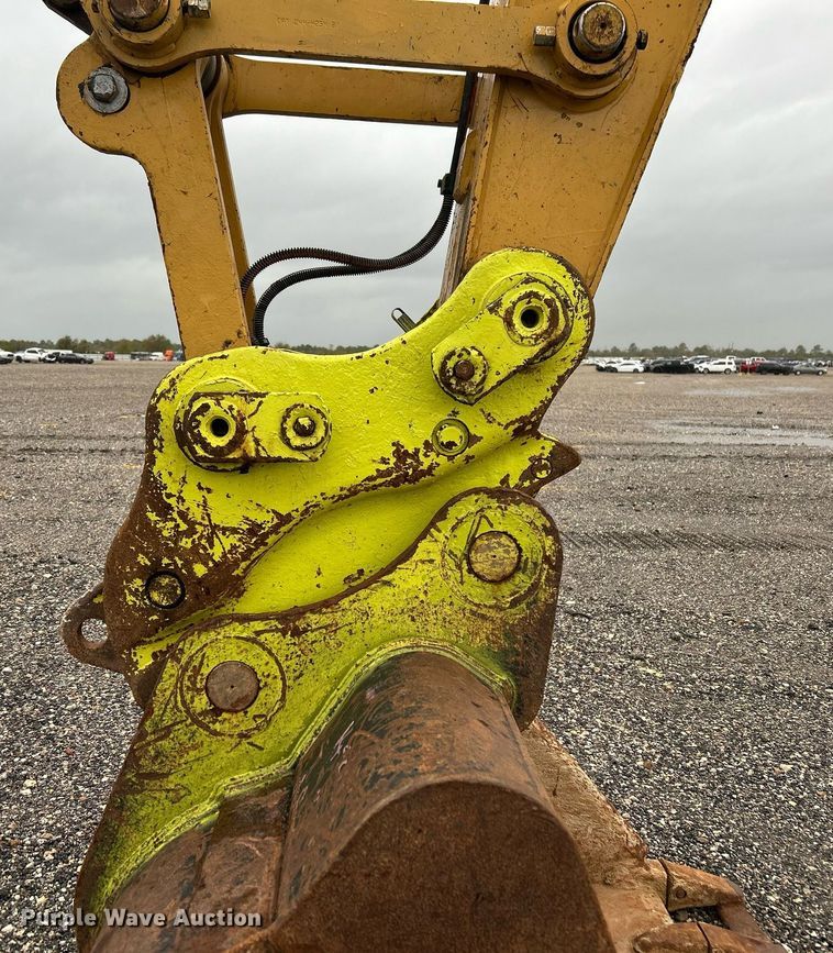 image for item YA0040 2019 Caterpillar 325F L excavator