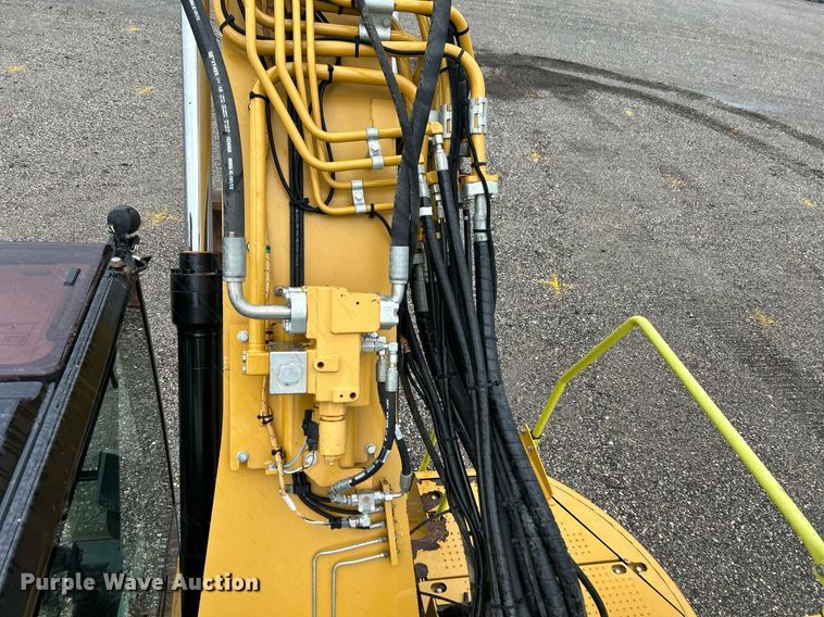 image for item YA0040 2019 Caterpillar 325F L excavator