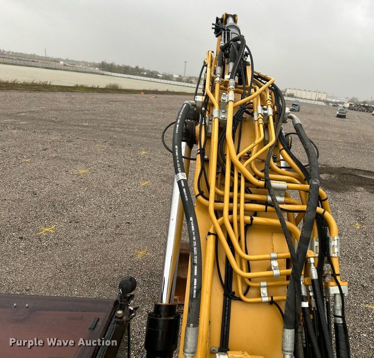 image for item YA0040 2019 Caterpillar 325F L excavator