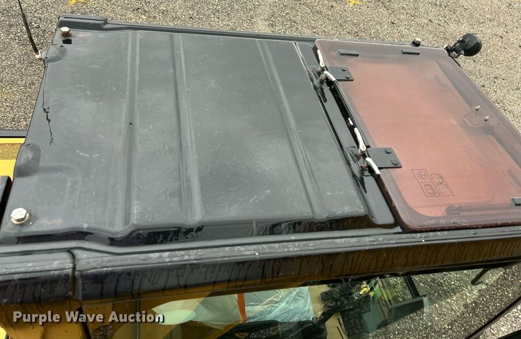 image for item YA0040 2019 Caterpillar 325F L excavator