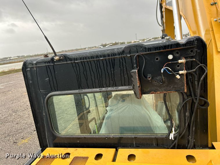 image for item YA0040 2019 Caterpillar 325F L excavator