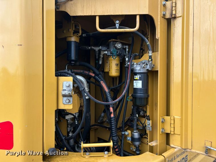 image for item YA0040 2019 Caterpillar 325F L excavator