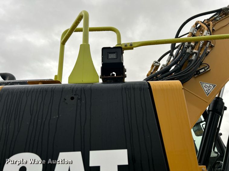 image for item YA0040 2019 Caterpillar 325F L excavator