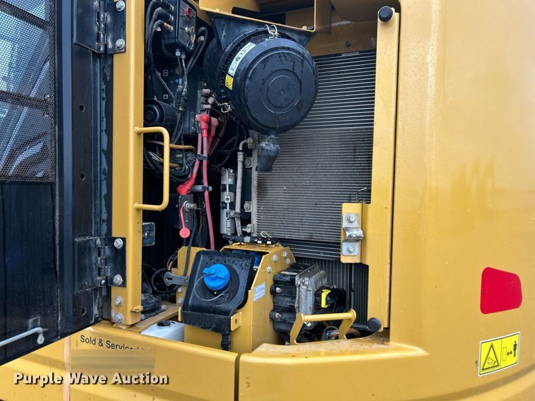 image for item YA0040 2019 Caterpillar 325F L excavator