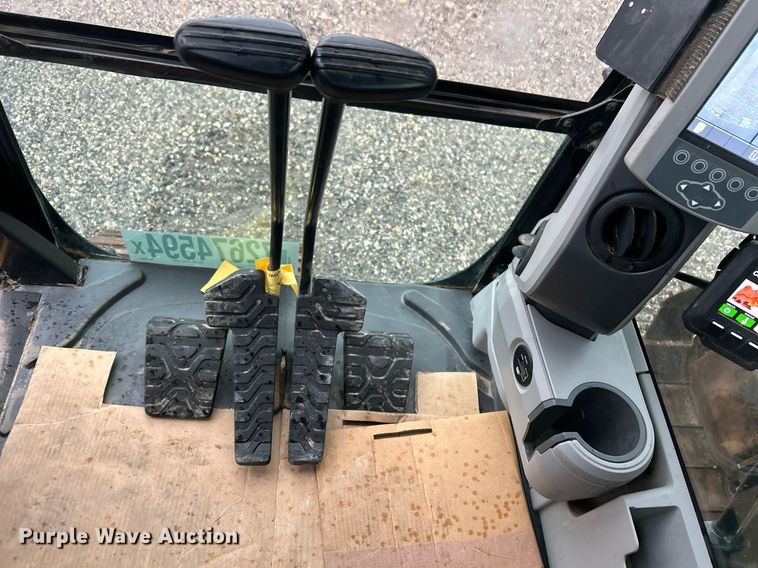 image for item YA0040 2019 Caterpillar 325F L excavator