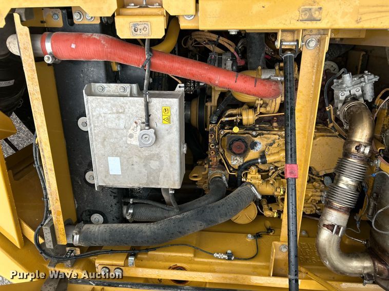 image for item YA0040 2019 Caterpillar 325F L excavator