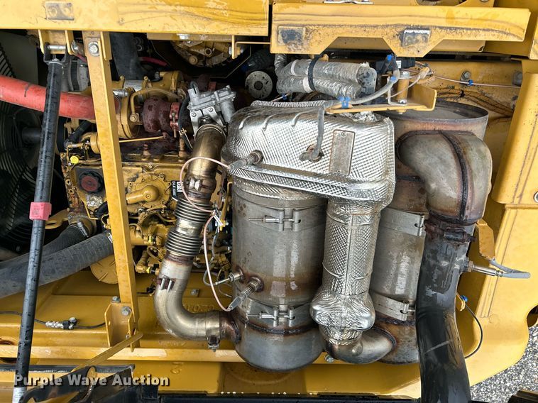 image for item YA0040 2019 Caterpillar 325F L excavator