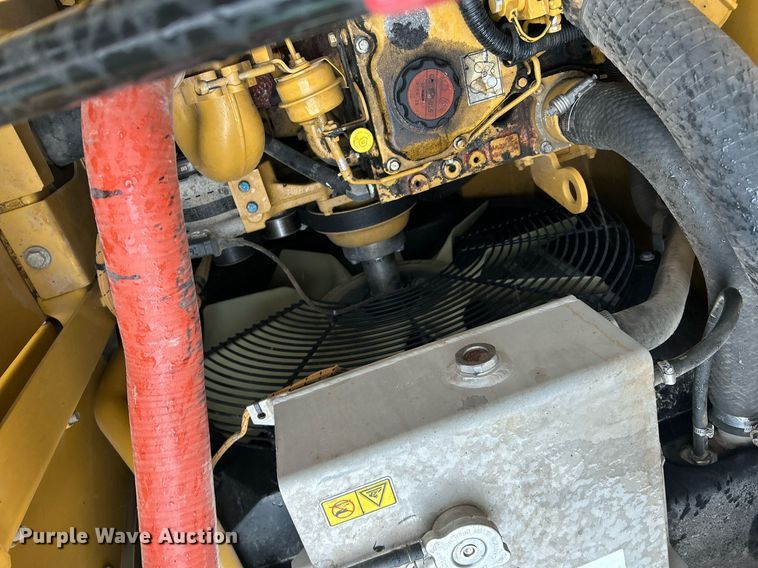 image for item YA0040 2019 Caterpillar 325F L excavator