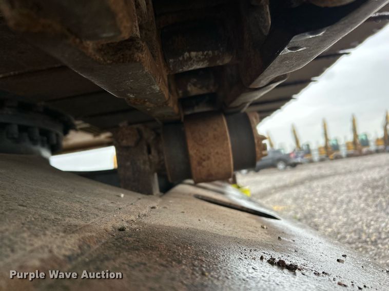 image for item YA0040 2019 Caterpillar 325F L excavator