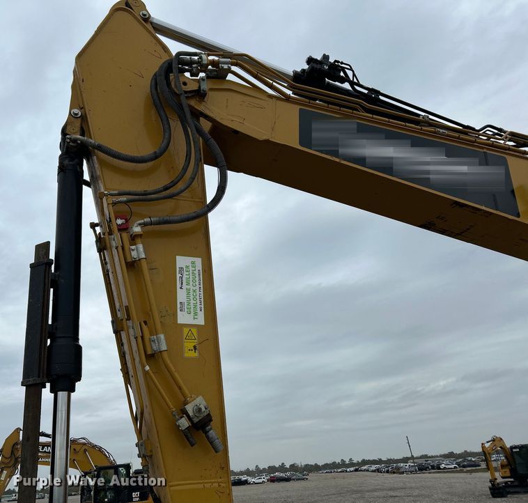 image for item YA0041 2019 Caterpillar 325F L excavator