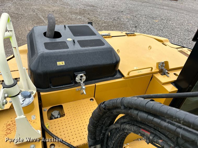 image for item YA0041 2019 Caterpillar 325F L excavator