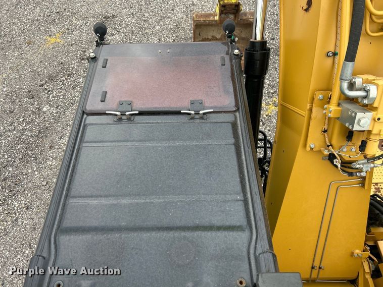 image for item YA0041 2019 Caterpillar 325F L excavator