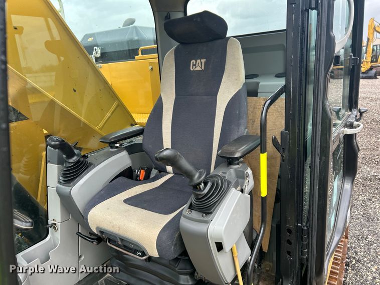 image for item YA0041 2019 Caterpillar 325F L excavator