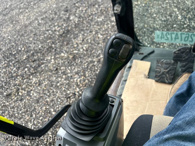 image for item YA0041 2019 Caterpillar 325F L excavator