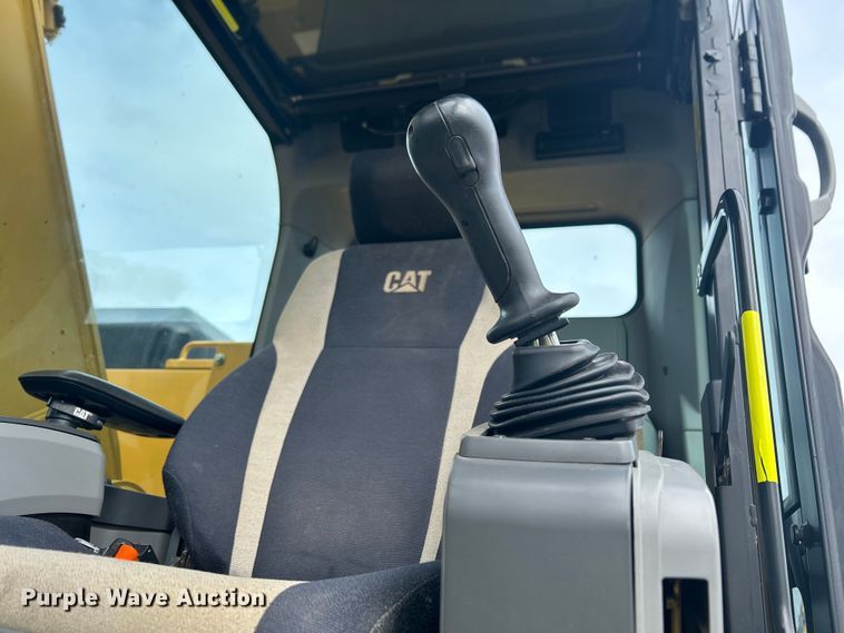 image for item YA0041 2019 Caterpillar 325F L excavator