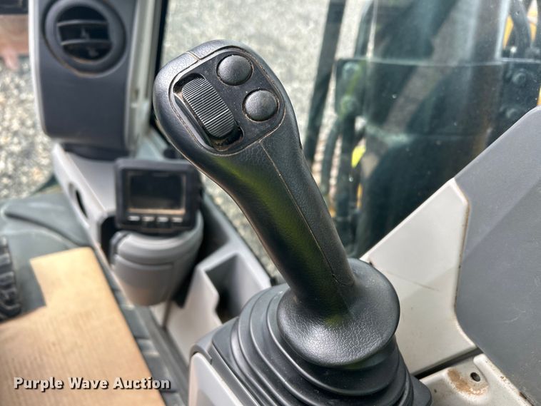 image for item YA0041 2019 Caterpillar 325F L excavator