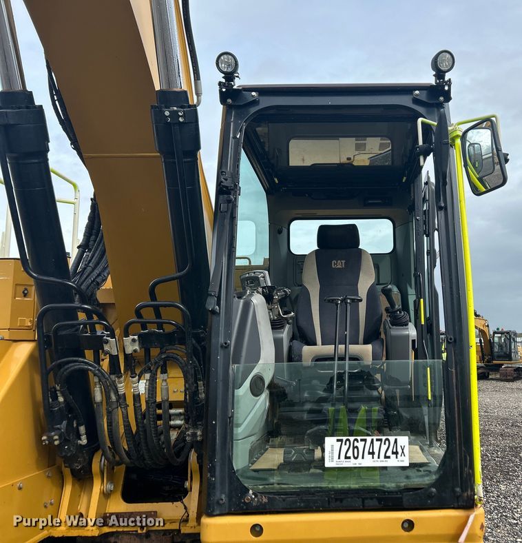 image for item YA0041 2019 Caterpillar 325F L excavator