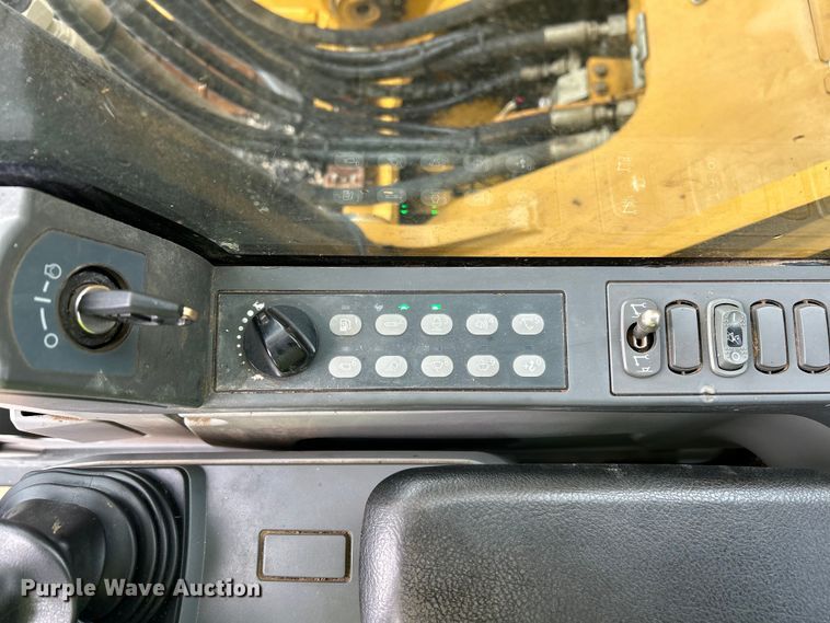 image for item YA0041 2019 Caterpillar 325F L excavator
