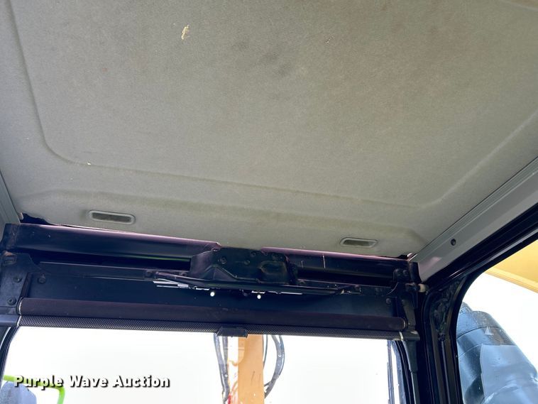 image for item YA0041 2019 Caterpillar 325F L excavator