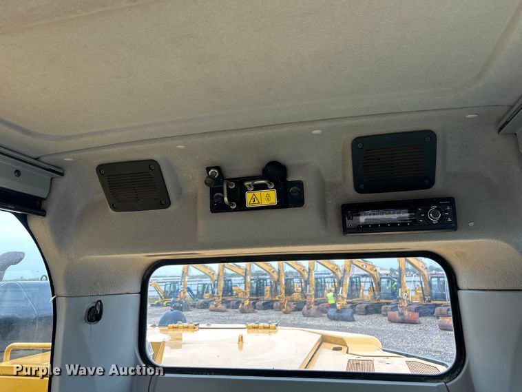 image for item YA0041 2019 Caterpillar 325F L excavator