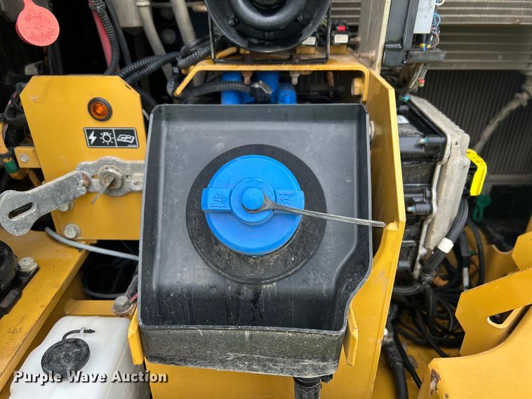 image for item YA0041 2019 Caterpillar 325F L excavator