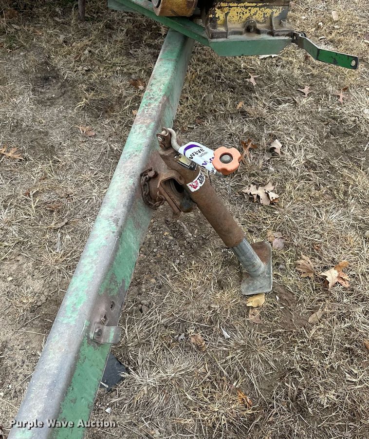 image for item DF8431 John Deere 14T small square baler