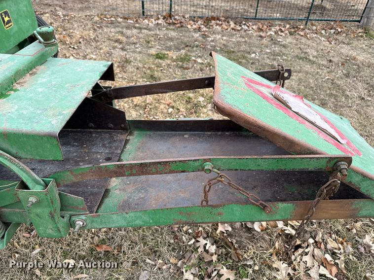 image for item DF8431 John Deere 14T small square baler