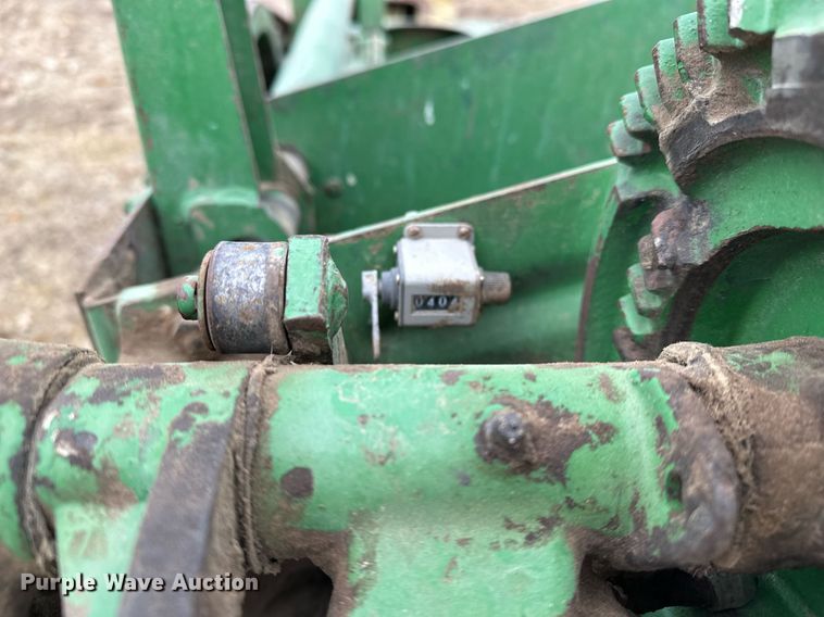 image for item DF8431 John Deere 14T small square baler