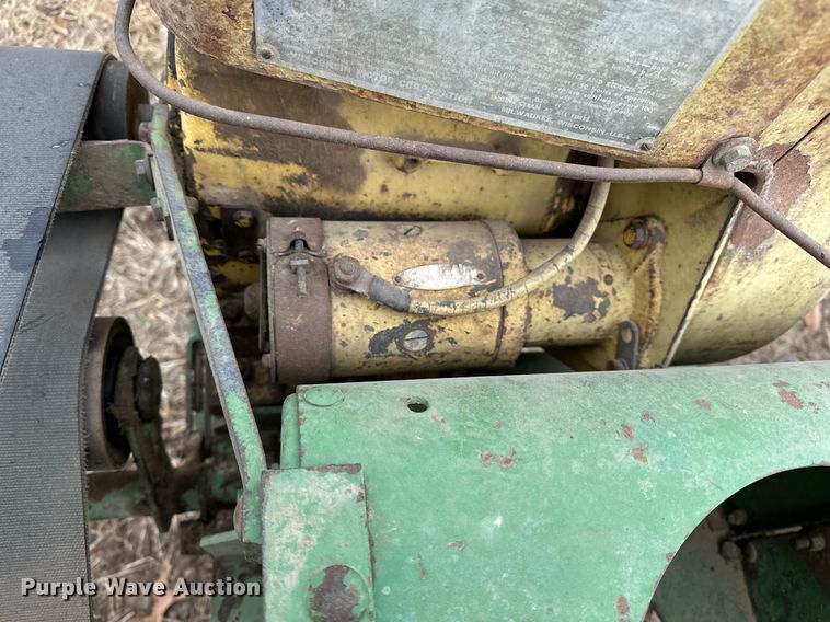 image for item DF8431 John Deere 14T small square baler