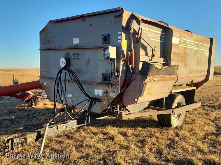 image for item DN3657 Roto-Mix 524-15 feed mixer