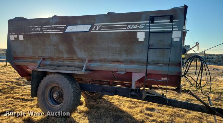 image for item DN3657 Roto-Mix 524-15 feed mixer