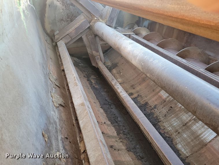 image for item DN3657 Roto-Mix 524-15 feed mixer