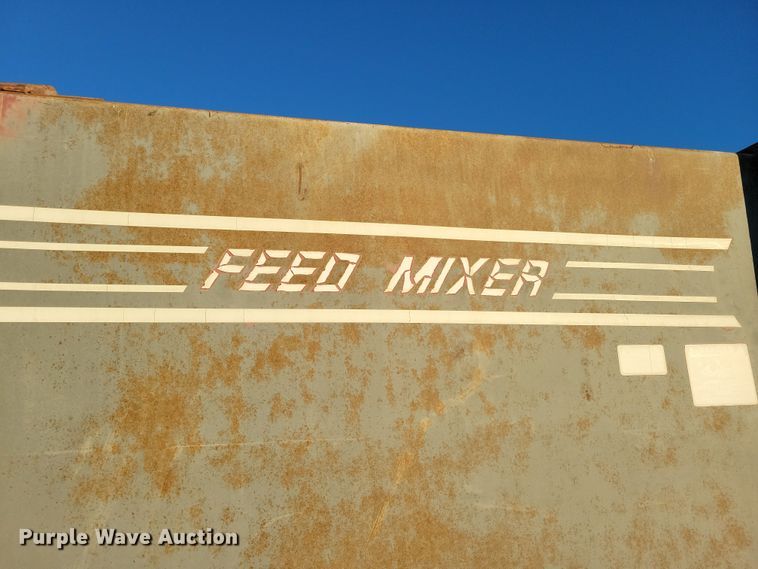 image for item DN3657 Roto-Mix 524-15 feed mixer
