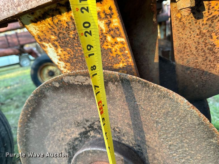 image for item DO0486 Allis-Chalmers 3100 off-set disk