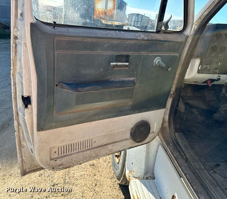 image for item DO0498 1985 Chevrolet C70 Custom Deluxe grain truck