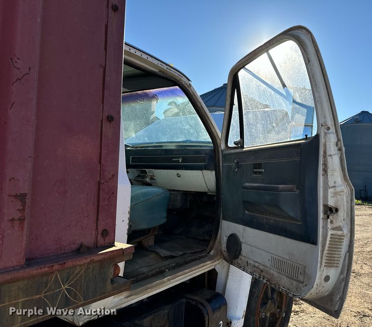 image for item DO0498 1985 Chevrolet C70 Custom Deluxe grain truck