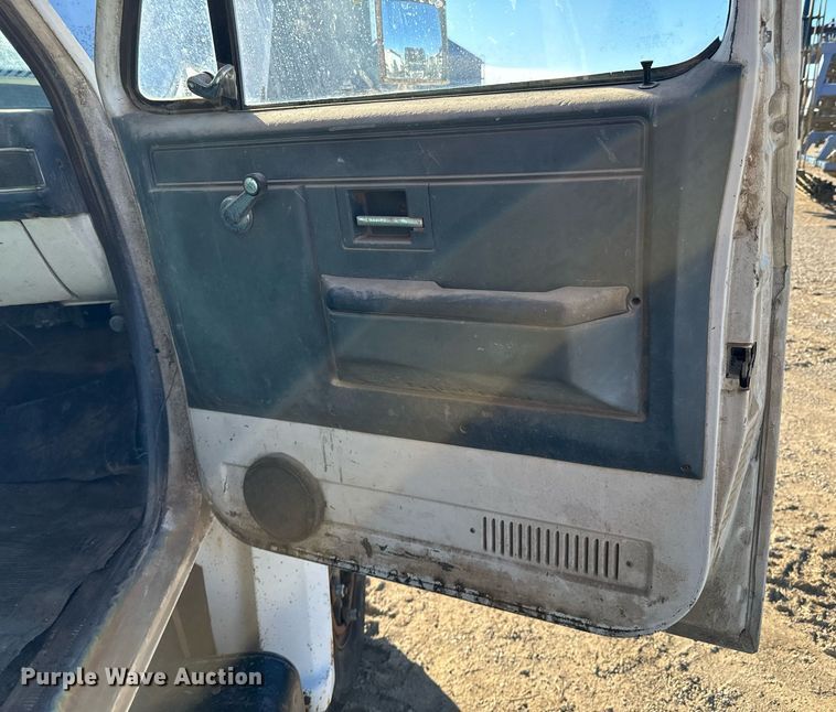 image for item DO0498 1985 Chevrolet C70 Custom Deluxe grain truck