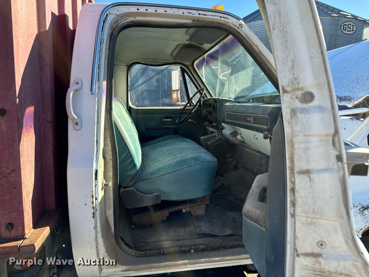 image for item DO0498 1985 Chevrolet C70 Custom Deluxe grain truck