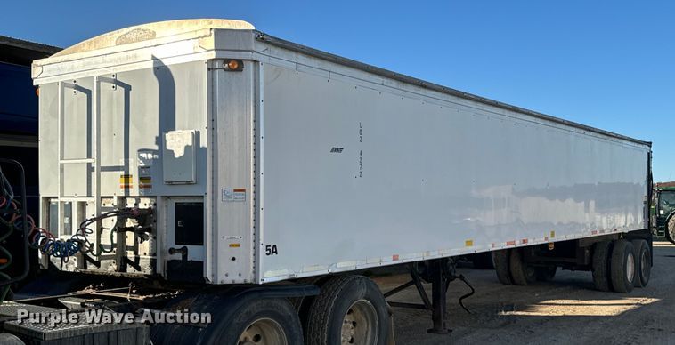 image for item DO0499 2004 Trail King live bottom trailer