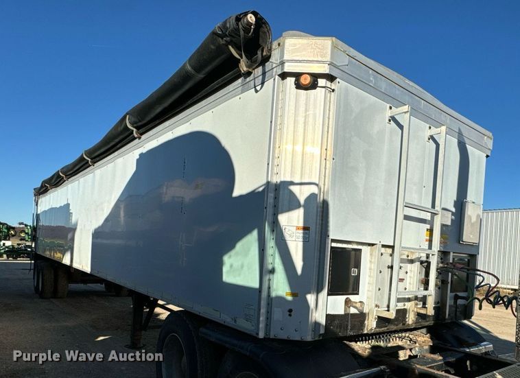 image for item DO0499 2004 Trail King live bottom trailer