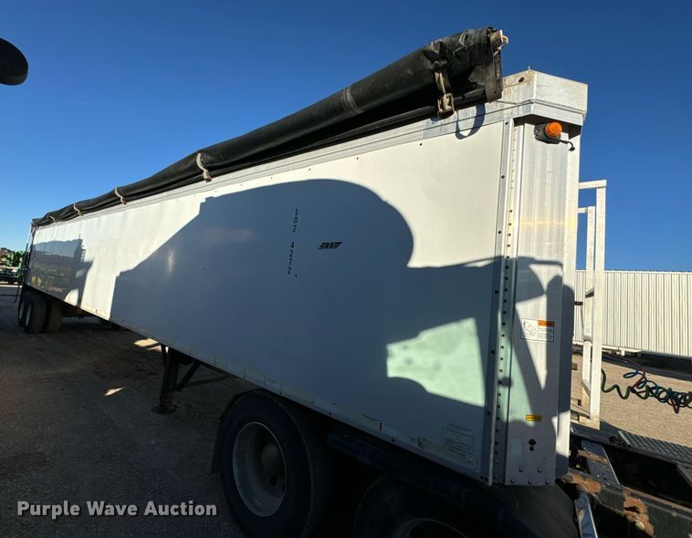 image for item DO0499 2004 Trail King live bottom trailer