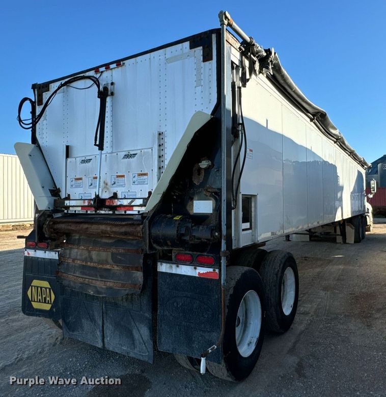 image for item DO0499 2004 Trail King live bottom trailer