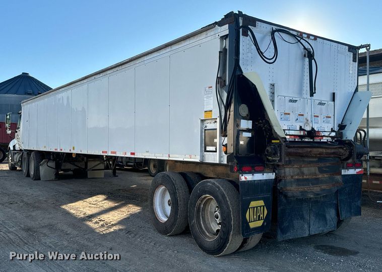 image for item DO0499 2004 Trail King live bottom trailer