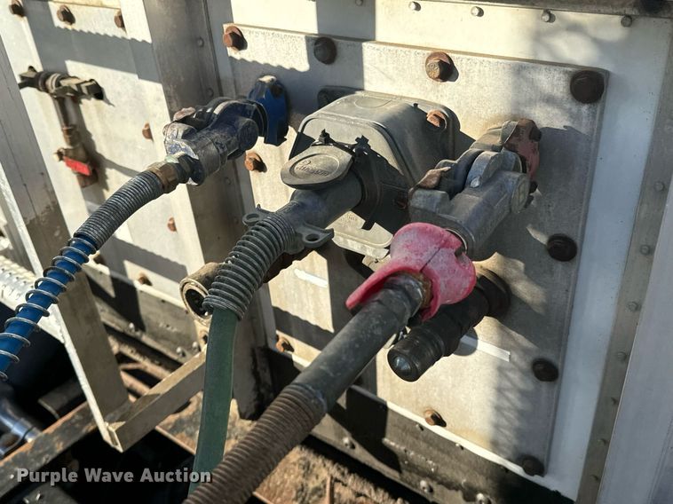 image for item DO0499 2004 Trail King live bottom trailer