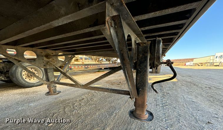 image for item DO0499 2004 Trail King live bottom trailer