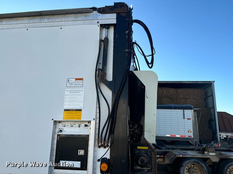 image for item DO0499 2004 Trail King live bottom trailer