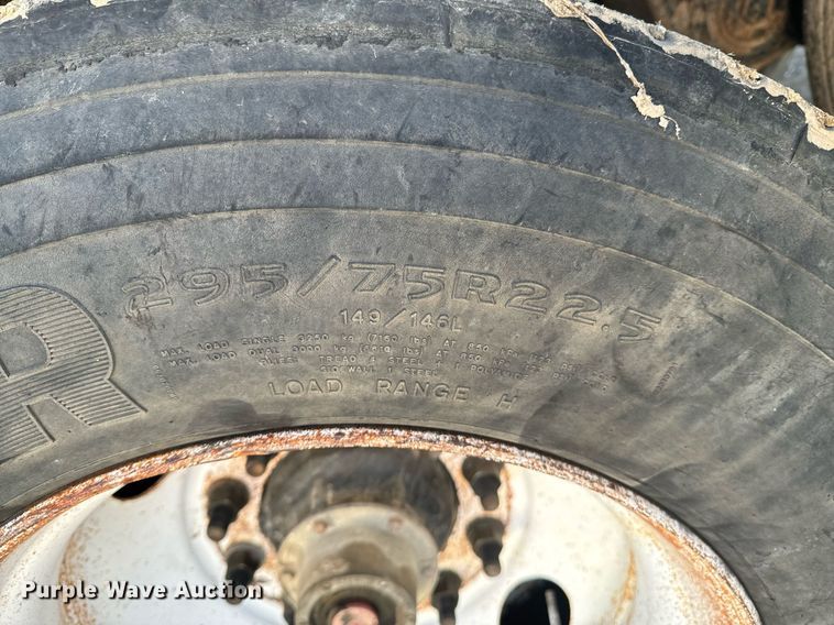 image for item DO0499 2004 Trail King live bottom trailer