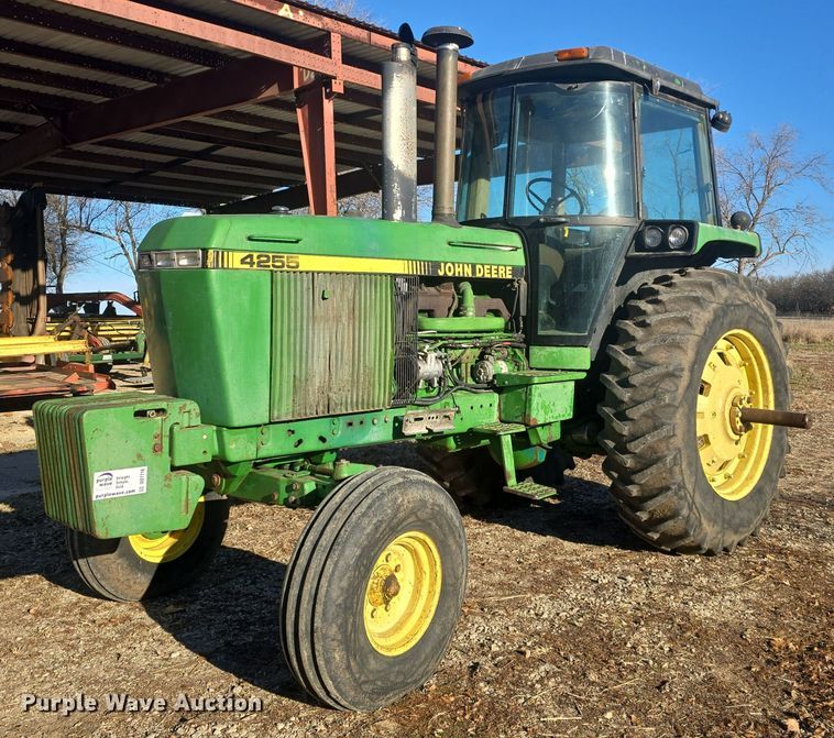 image for item DO7716 1990 John Deere 4255 tractor