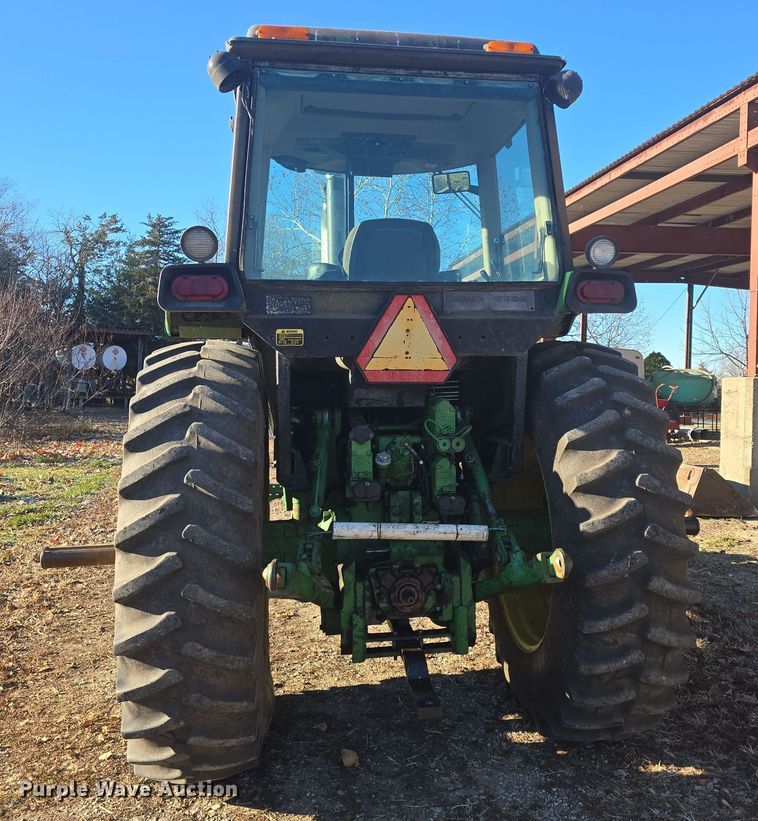 image for item DO7716 1990 John Deere 4255 tractor